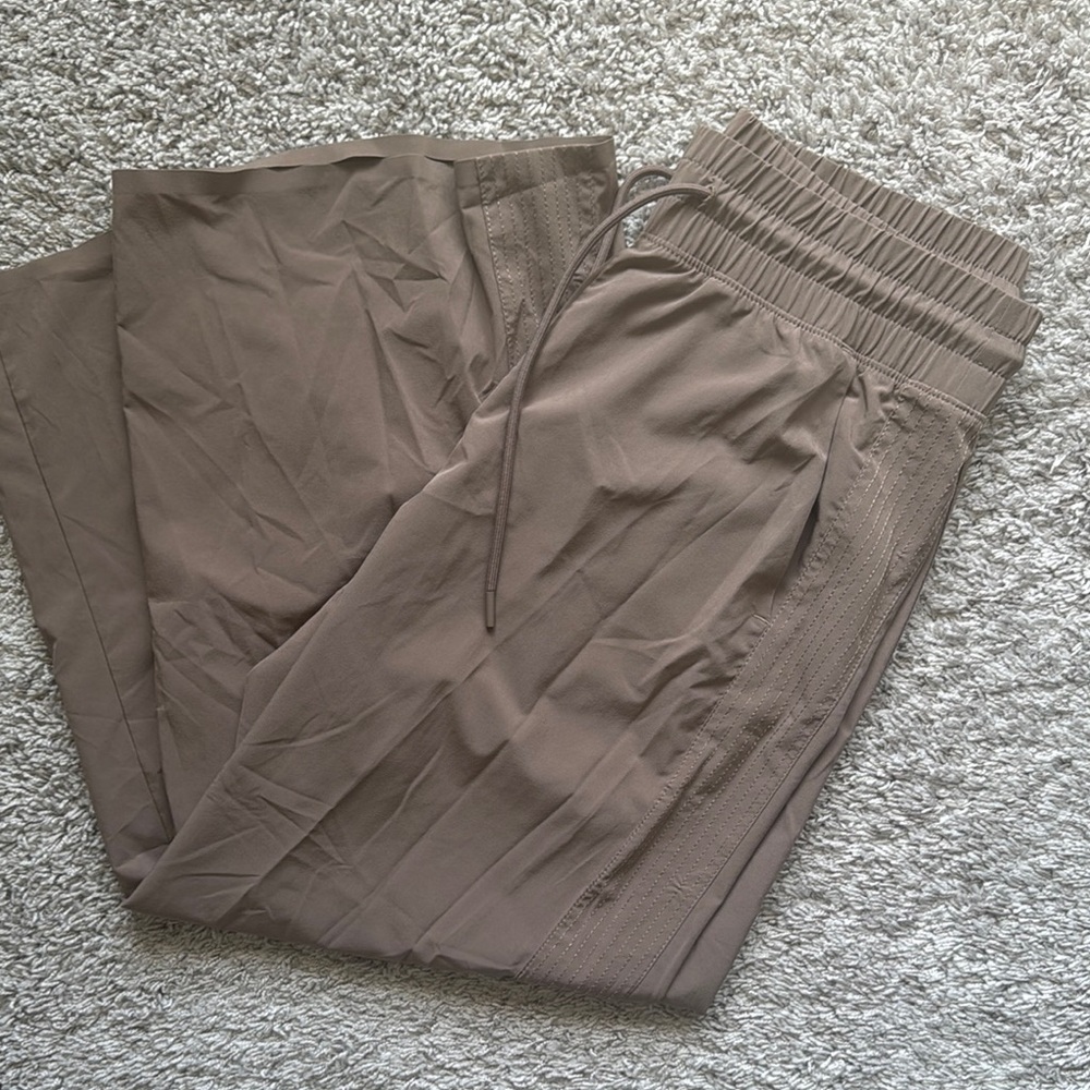 Athleta Tan wide leg cropped pant - Picture 4 of 7